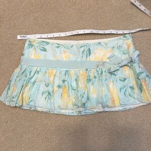 Y2K floral Abercrombie and Fitch low rise pleated skirt Size 4